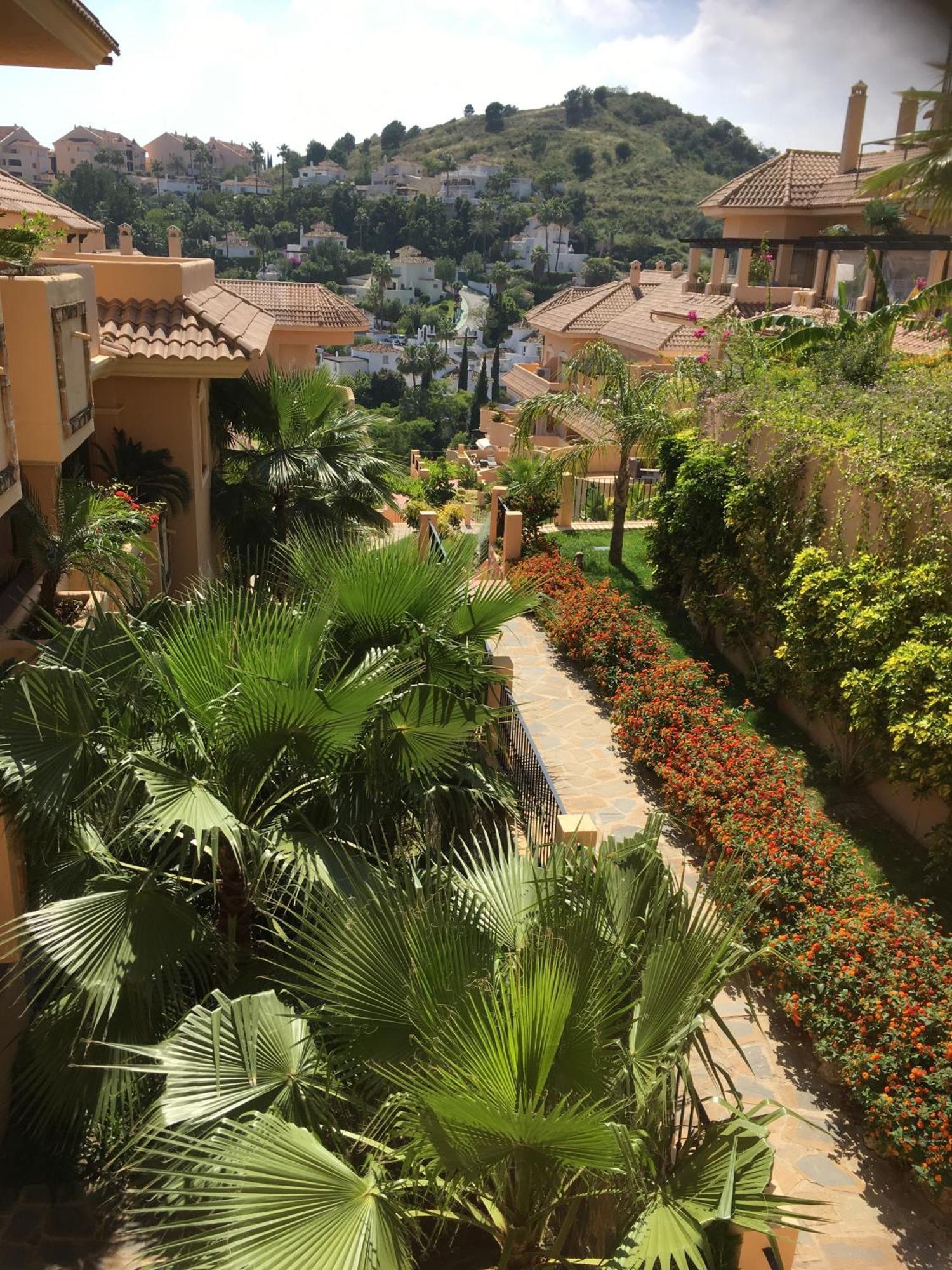 Aloha Hill Club Lluxury 5 Star Golf Resort Near Puerto Banus And 马尔韦利亚 外观 照片
