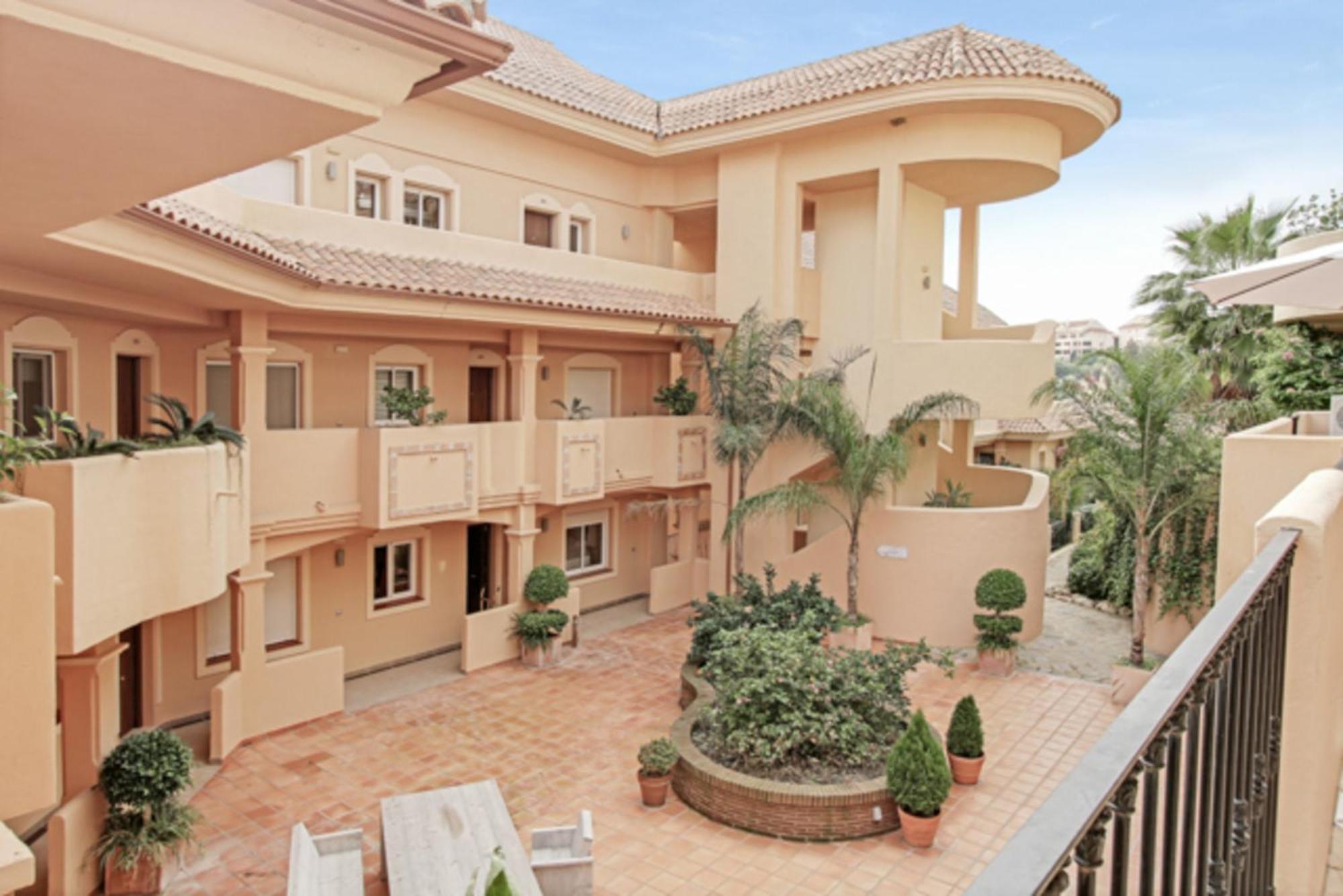 Aloha Hill Club Lluxury 5 Star Golf Resort Near Puerto Banus And 马尔韦利亚 外观 照片